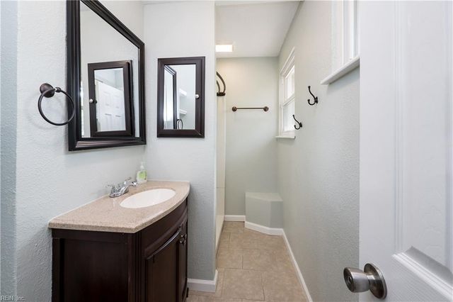 123 Ridgewood RD, Chesapeake, VA 23325