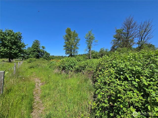 212 XX SE 214th Street, Maple Valley, WA 98038