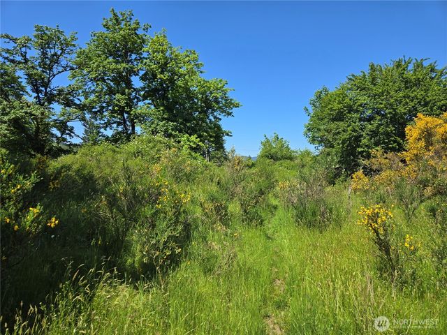 212 XX SE 214th Street, Maple Valley, WA 98038