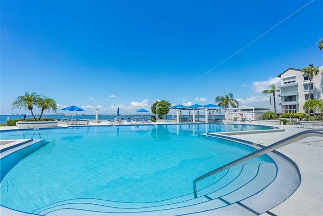 5277 ISLA KEY BOULEVARD S 321, St Petersburg, FL 33715