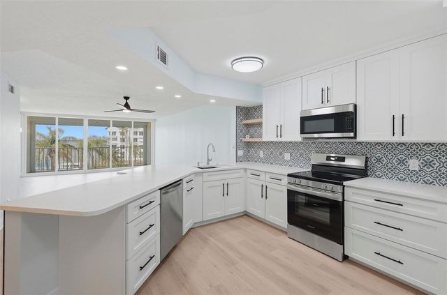 5277 ISLA KEY BOULEVARD S 321, St Petersburg, FL 33715