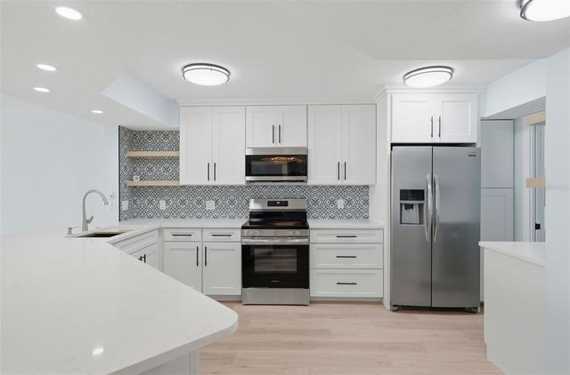5277 ISLA KEY BOULEVARD S 321, St Petersburg, FL 33715