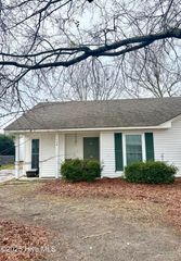 808 Varsity Drive, Wilmington, NC 28403