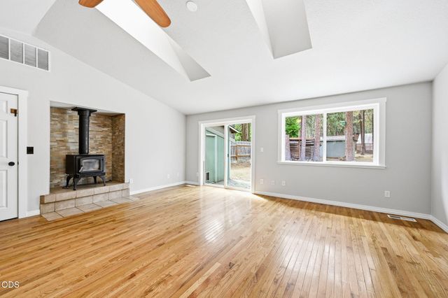 19637 Poplar Street, Bend, OR 97702