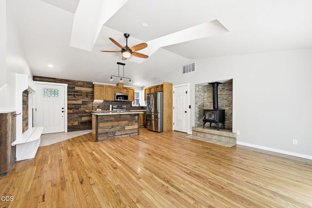 19637 Poplar Street, Bend, OR 97702