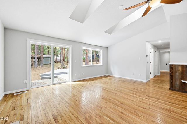 19637 Poplar Street, Bend, OR 97702