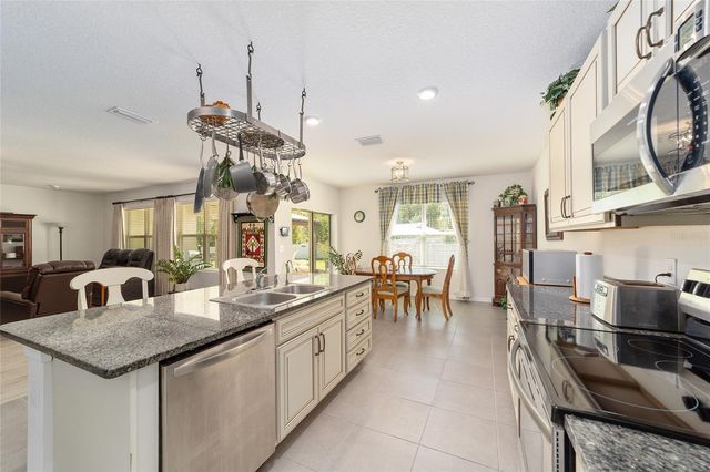 4996 NE 14TH PLACE, Ocala, FL 34470