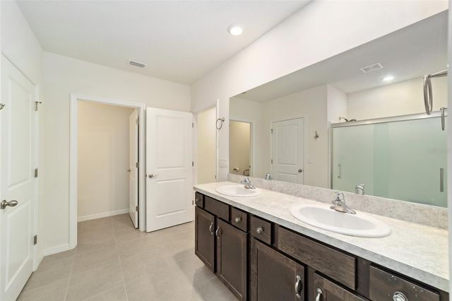 4996 NE 14TH PLACE, Ocala, FL 34470