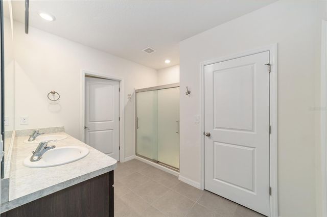 4996 NE 14TH PLACE, Ocala, FL 34470