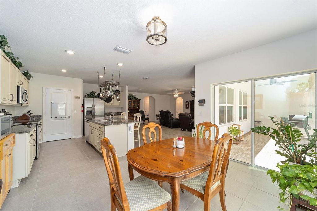 Image 15 of property listing at 4996 NE 14TH PLACE, Ocala, FL 34470