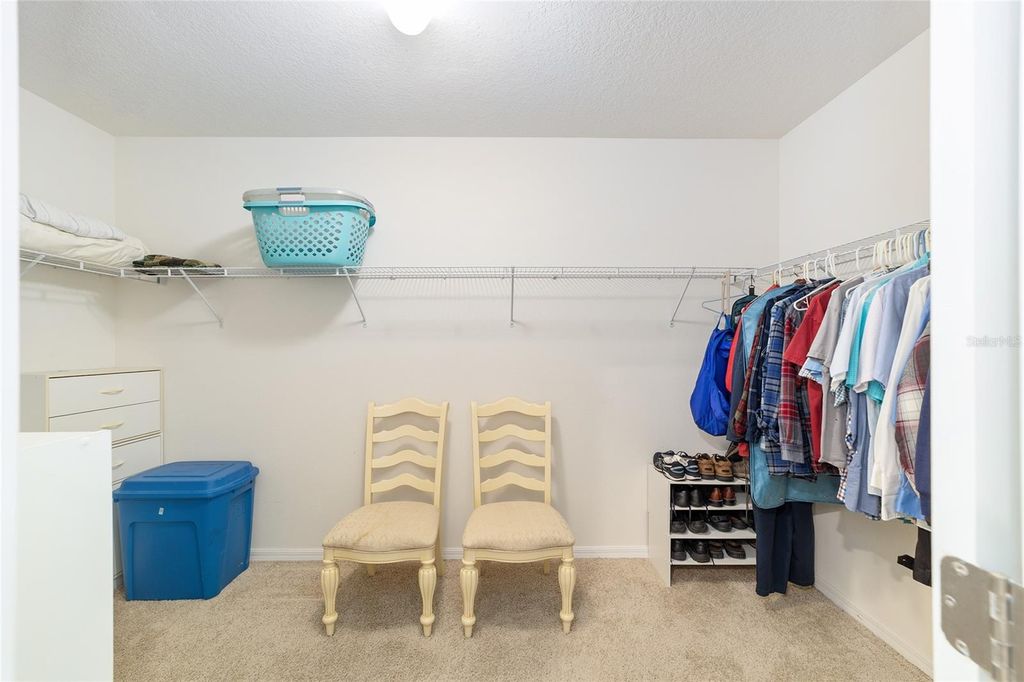 Image 18 of property listing at 4996 NE 14TH PLACE, Ocala, FL 34470