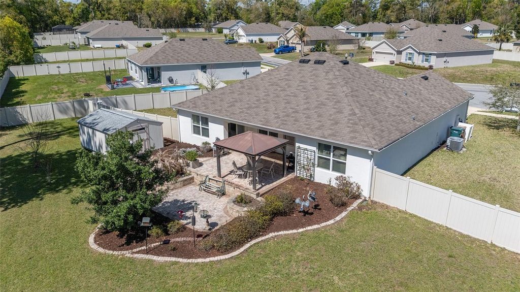 Image 3 of property listing at 4996 NE 14TH PLACE, Ocala, FL 34470