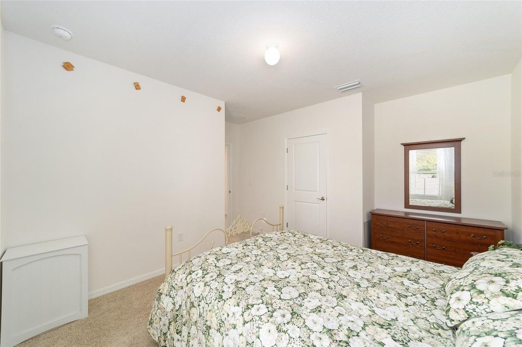 Image 26 of property listing at 4996 NE 14TH PLACE, Ocala, FL 34470