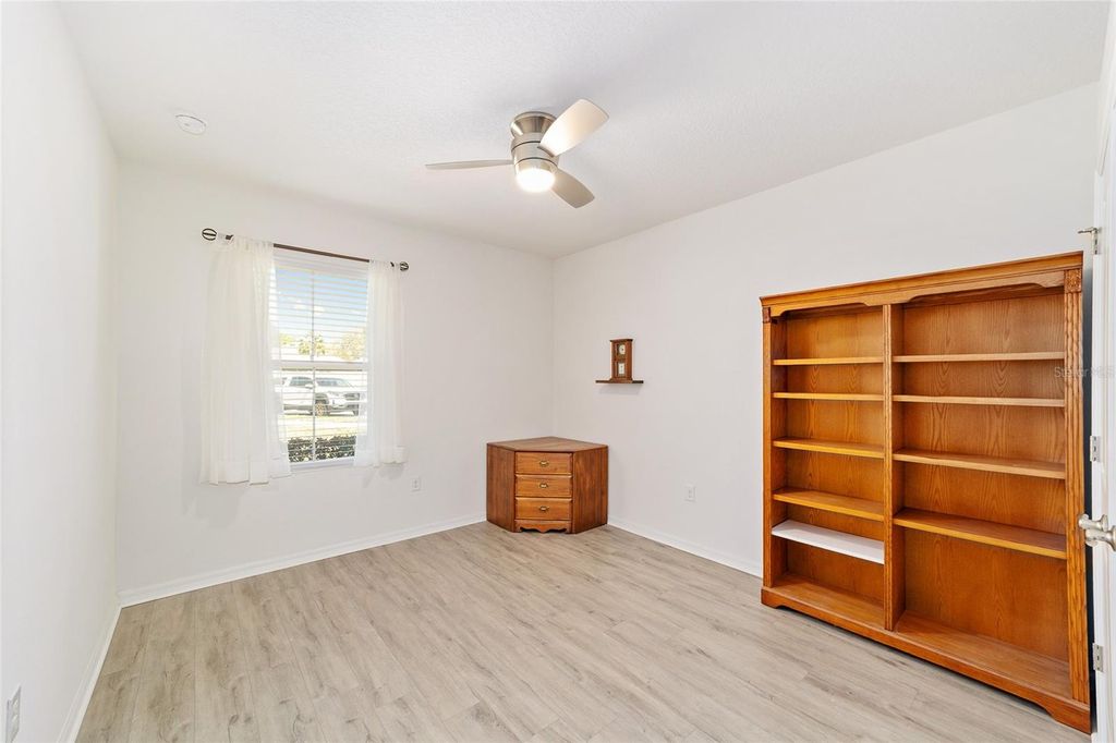 Image 27 of property listing at 4996 NE 14TH PLACE, Ocala, FL 34470