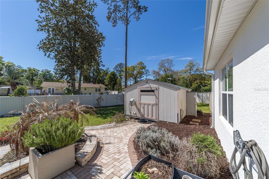 Image 34 of property listing at 4996 NE 14TH PLACE, Ocala, FL 34470