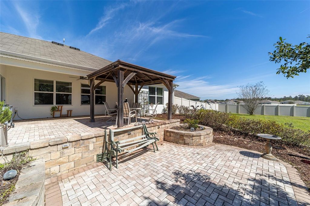 Image 36 of property listing at 4996 NE 14TH PLACE, Ocala, FL 34470