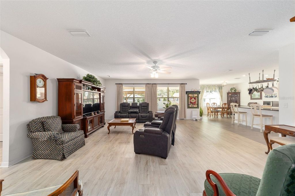 Image 6 of property listing at 4996 NE 14TH PLACE, Ocala, FL 34470