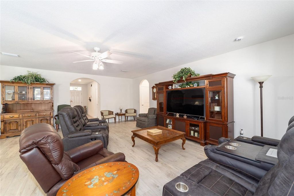 Image 9 of property listing at 4996 NE 14TH PLACE, Ocala, FL 34470