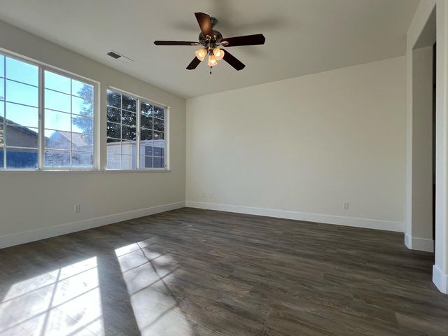 2150 N Rosendo Avenue, Fresno, CA 93722