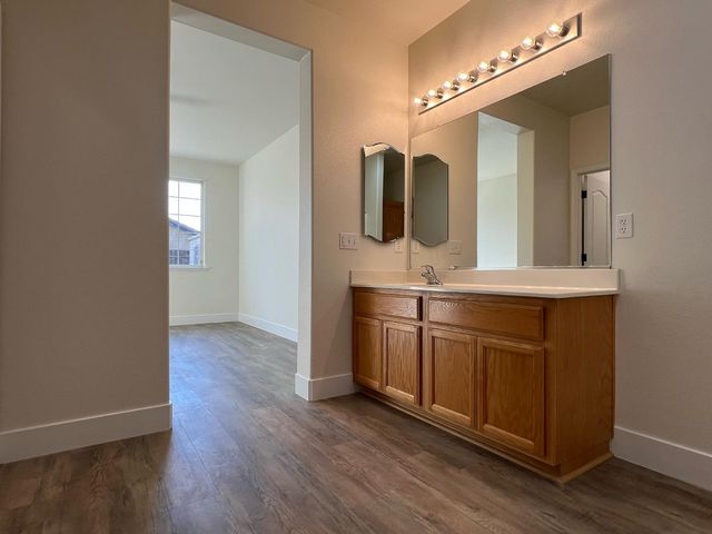 2150 N Rosendo Avenue, Fresno, CA 93722