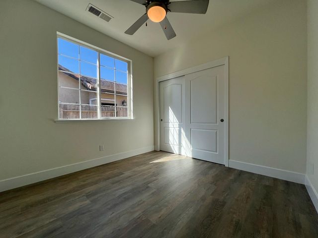 2150 N Rosendo Avenue, Fresno, CA 93722