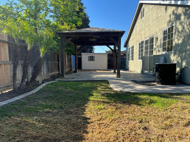 2150 N Rosendo Avenue, Fresno, CA 93722