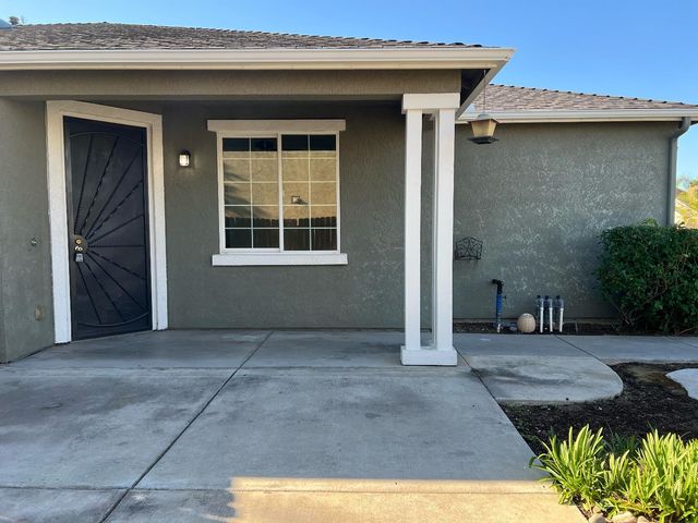 2150 N Rosendo Avenue, Fresno, CA 93722