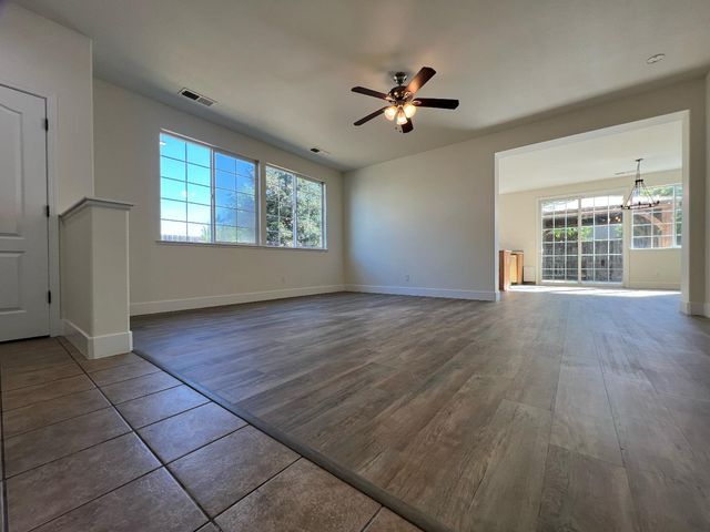 2150 N Rosendo Avenue, Fresno, CA 93722