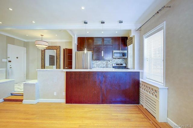 76-36 113 Street 6F, Forest Hills, NY 11375