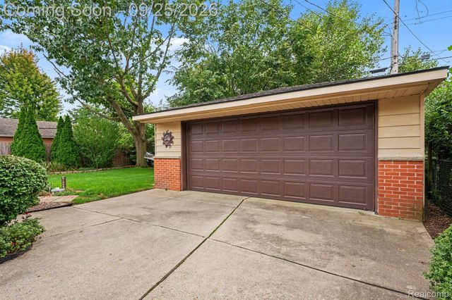 38729 Northfield Avenue, Livonia, MI 48150