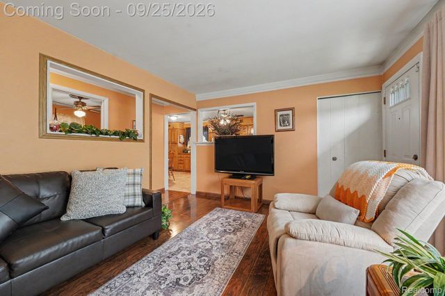 38729 Northfield Avenue, Livonia, MI 48150