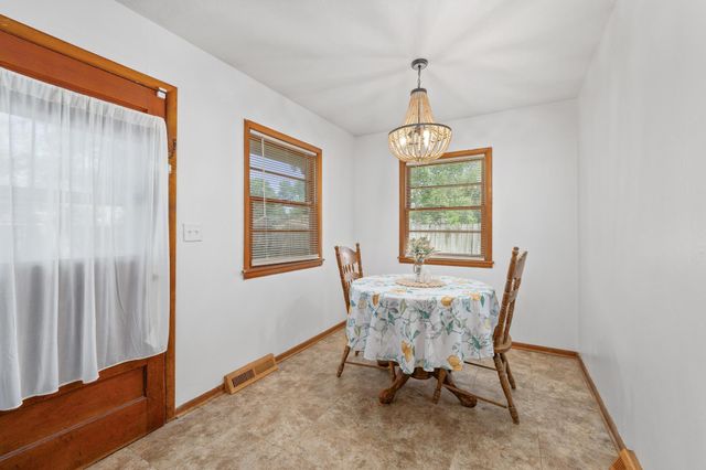 615 N Redbarn, Wichita, KS 67212