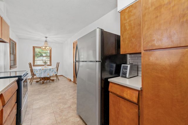 615 N Redbarn, Wichita, KS 67212