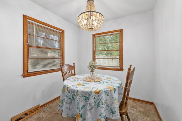 615 N Redbarn, Wichita, KS 67212