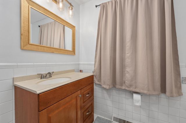 615 N Redbarn, Wichita, KS 67212