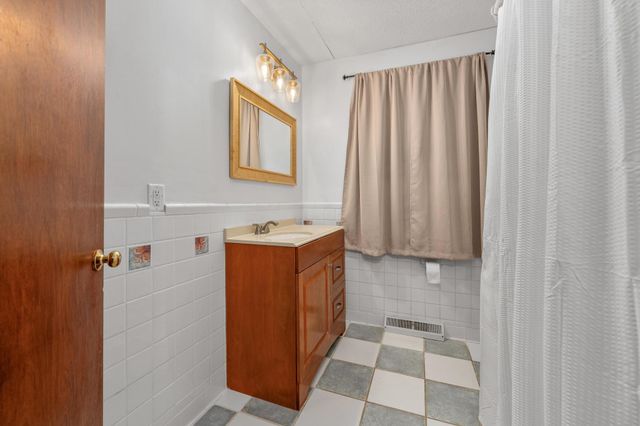 615 N Redbarn, Wichita, KS 67212