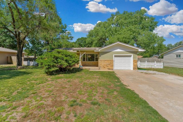 615 N Redbarn, Wichita, KS 67212