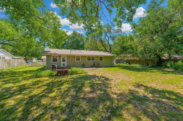 615 N Redbarn, Wichita, KS 67212