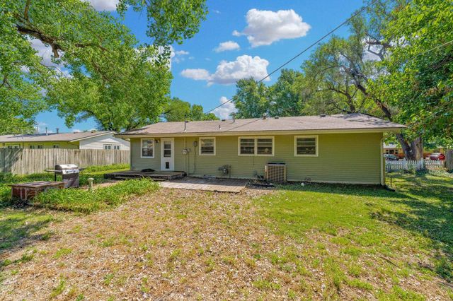 615 N Redbarn, Wichita, KS 67212