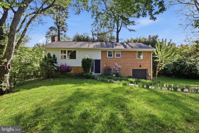 8104 HAWTHORNE CT, Bethesda, MD 20817