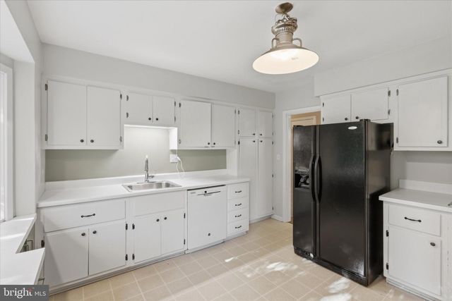 8104 HAWTHORNE CT, Bethesda, MD 20817