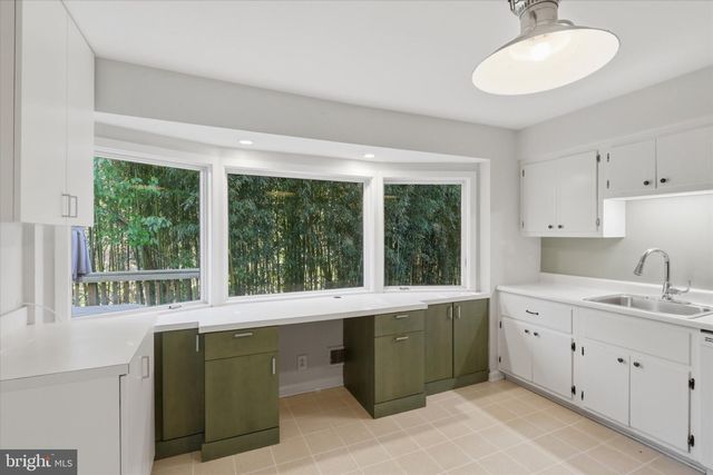 8104 HAWTHORNE CT, Bethesda, MD 20817