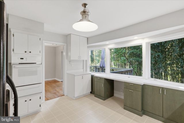 8104 HAWTHORNE CT, Bethesda, MD 20817