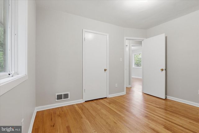8104 HAWTHORNE CT, Bethesda, MD 20817