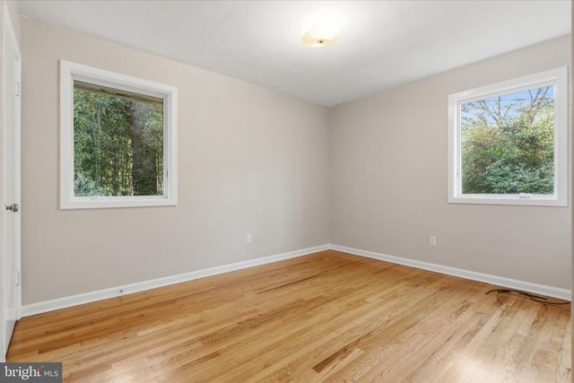 8104 HAWTHORNE CT, Bethesda, MD 20817