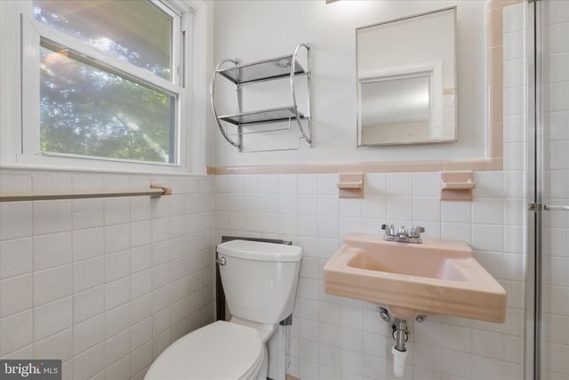 8104 HAWTHORNE CT, Bethesda, MD 20817