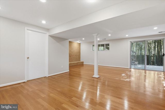 8104 HAWTHORNE CT, Bethesda, MD 20817