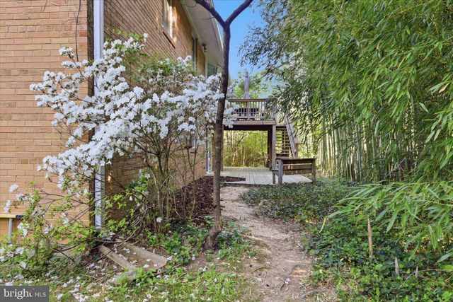 8104 HAWTHORNE CT, Bethesda, MD 20817