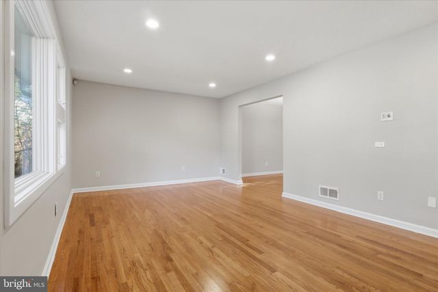 8104 HAWTHORNE CT, Bethesda, MD 20817