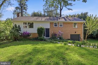 8104 HAWTHORNE CT, Bethesda, MD 20817